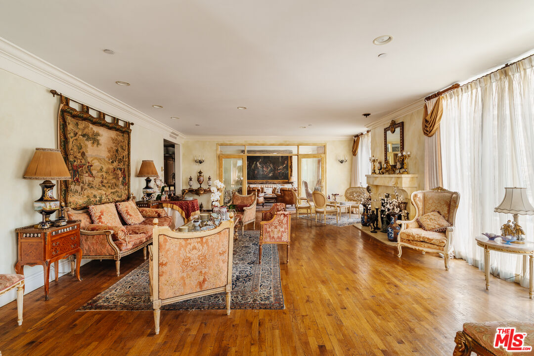 10601 Wilshire Blvd Unit: 303