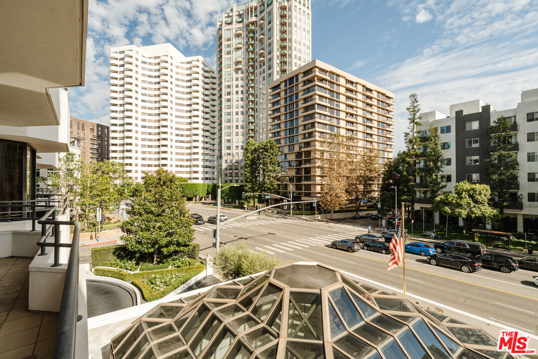 10601 Wilshire Blvd Unit: 303