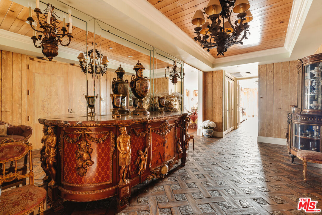 10601 Wilshire Blvd Unit: 303