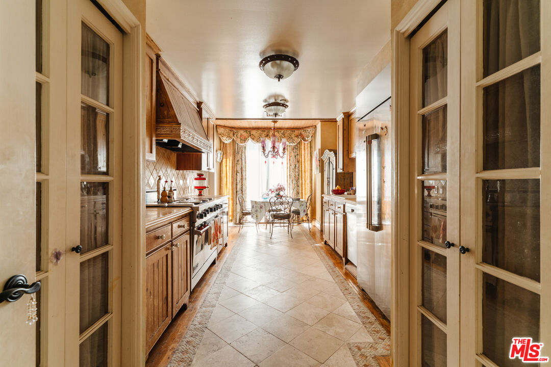 10601 Wilshire Blvd Unit: 303