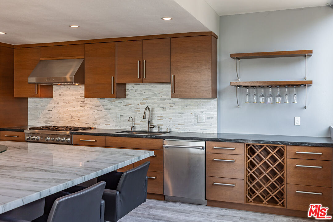 17352 W Sunset Blvd Unit: 202