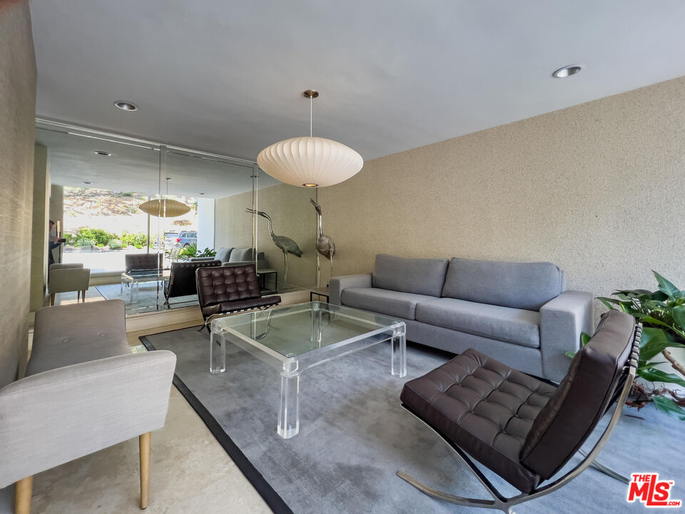 17352 W Sunset Blvd Unit: 202