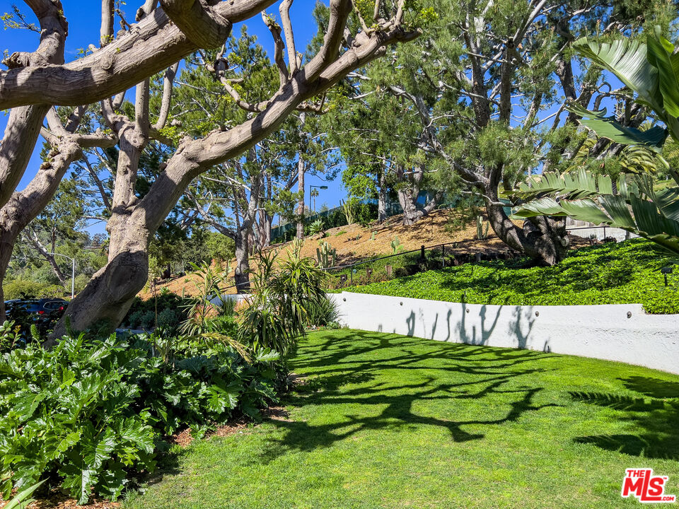 17352 W Sunset Blvd Unit: 202