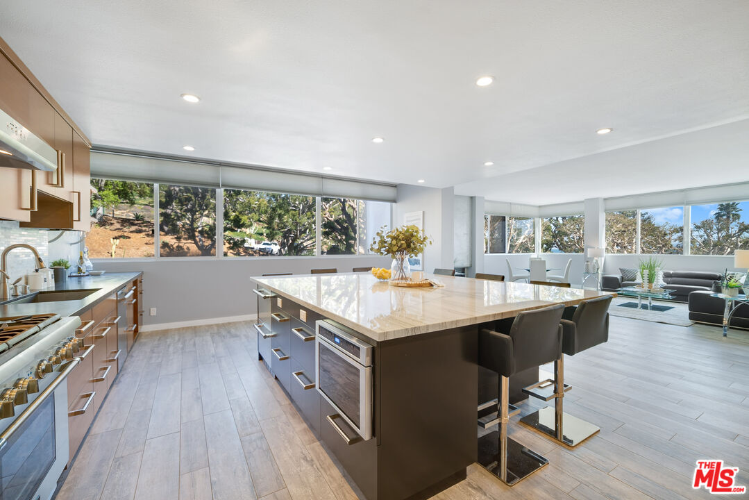 17352 W Sunset Blvd Unit: 202