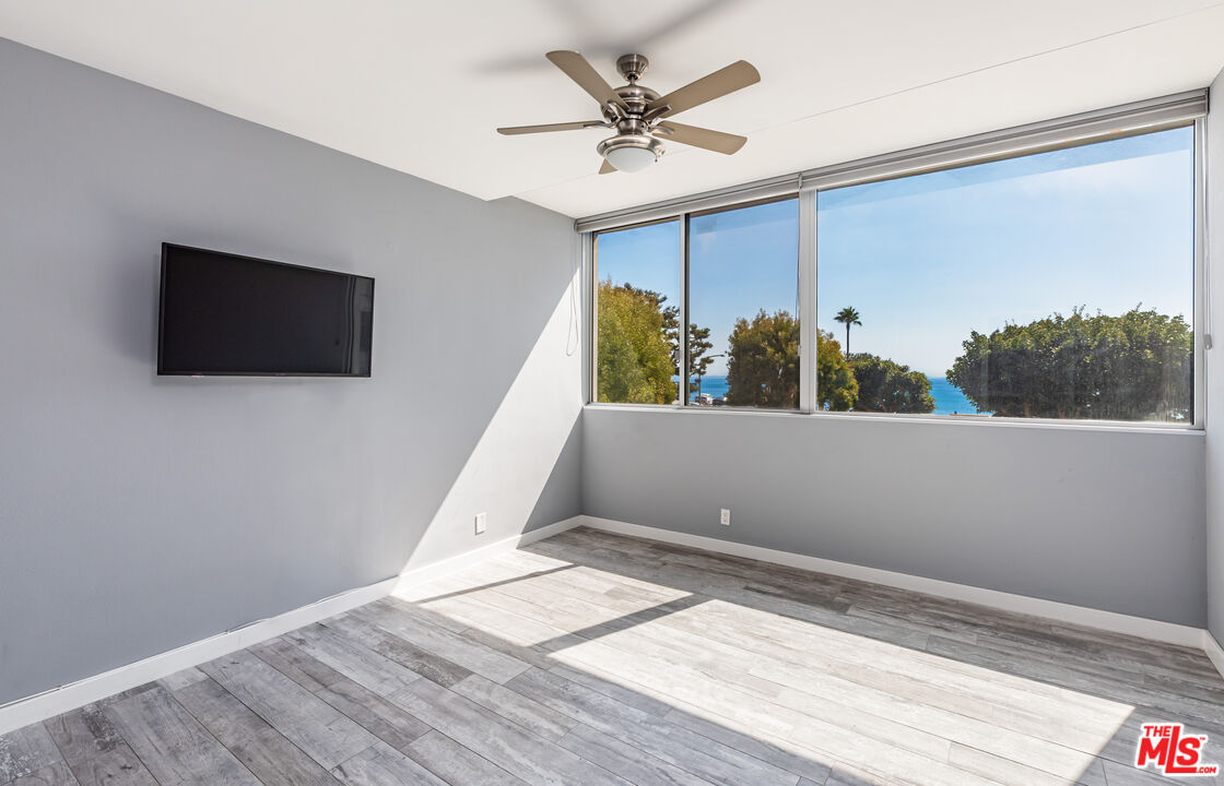 17352 W Sunset Blvd Unit: 202