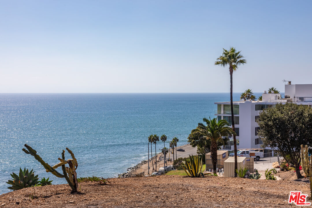 17352 W Sunset Blvd Unit: 202