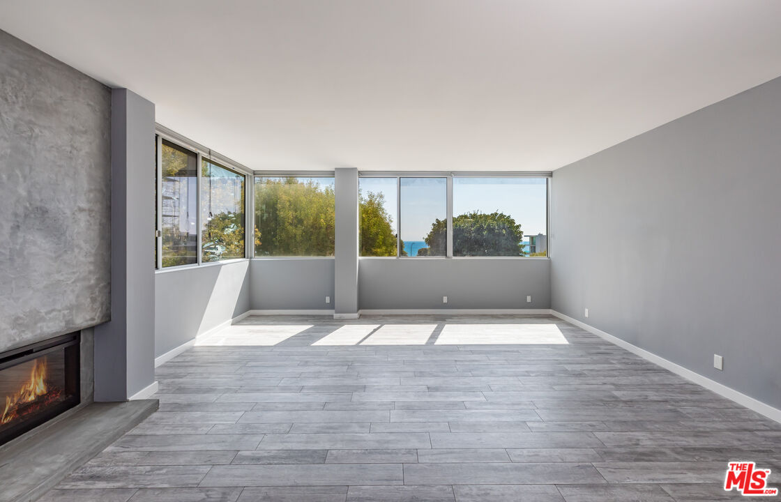 17352 W Sunset Blvd Unit: 202