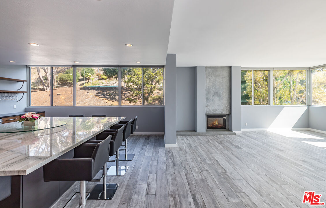 17352 W Sunset Blvd Unit: 202