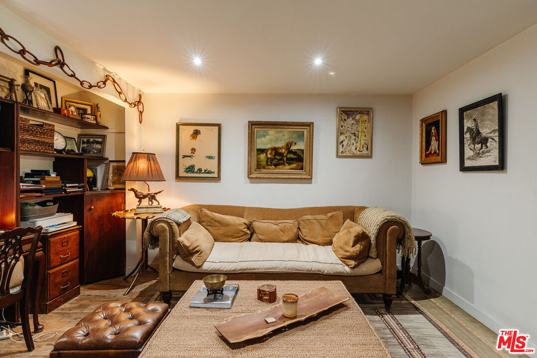 8611 Burton Way Unit: 5