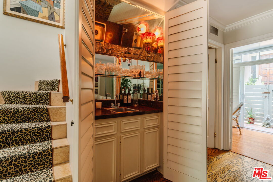 8611 Burton Way Unit: 5