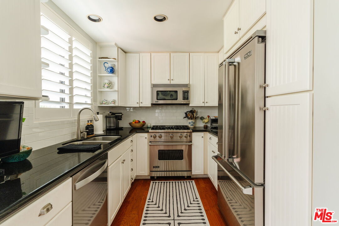 8611 Burton Way Unit: 5