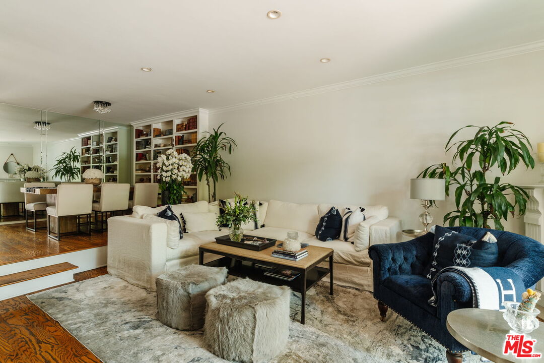 8611 Burton Way Unit: 5