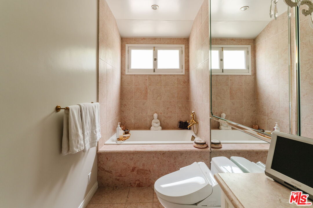 8611 Burton Way Unit: 5