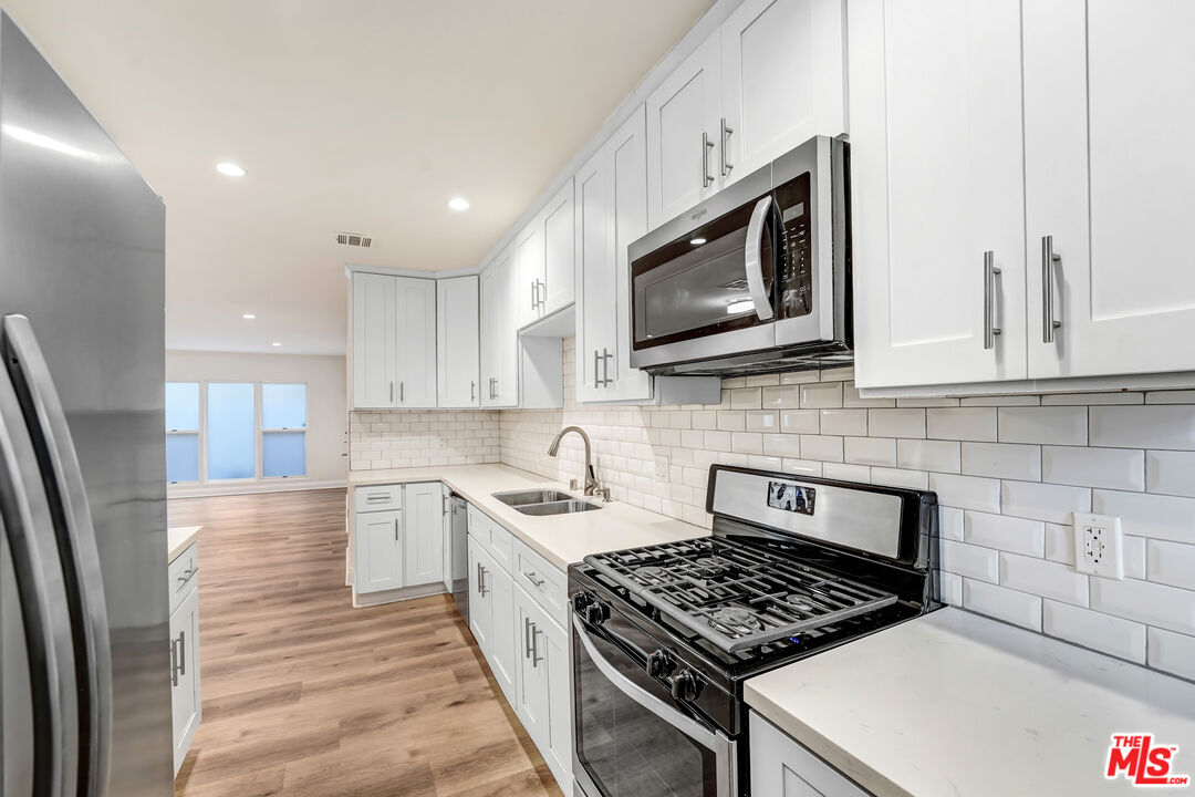 337 N Oakhurst Dr Unit: 1