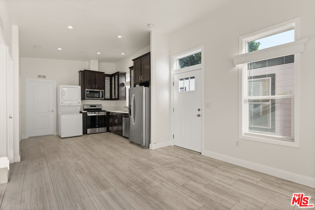 8250 Lankershim Blvd Unit: 185