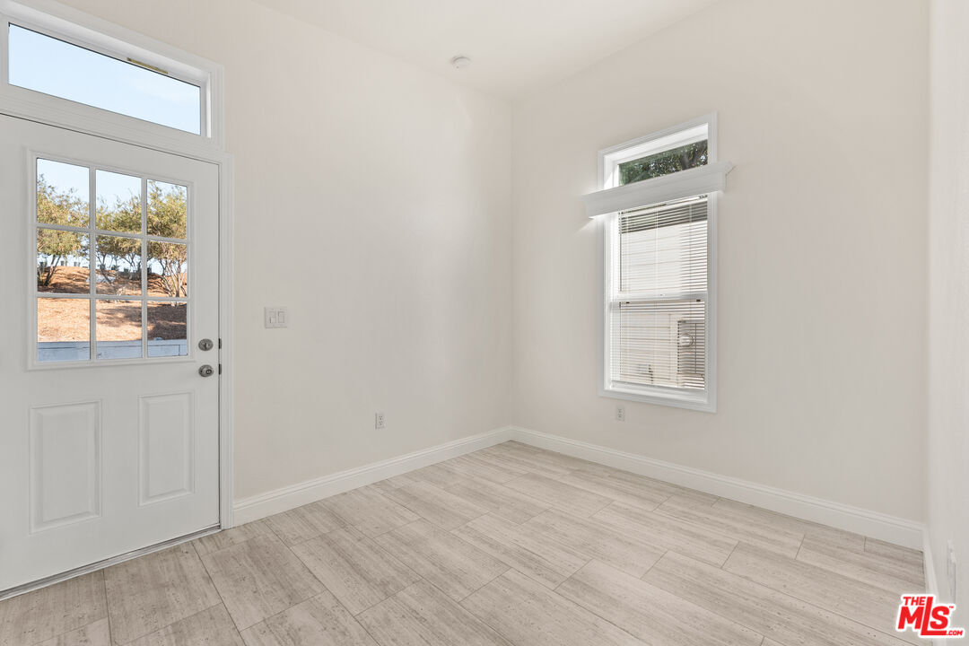 8250 Lankershim Blvd Unit: 185