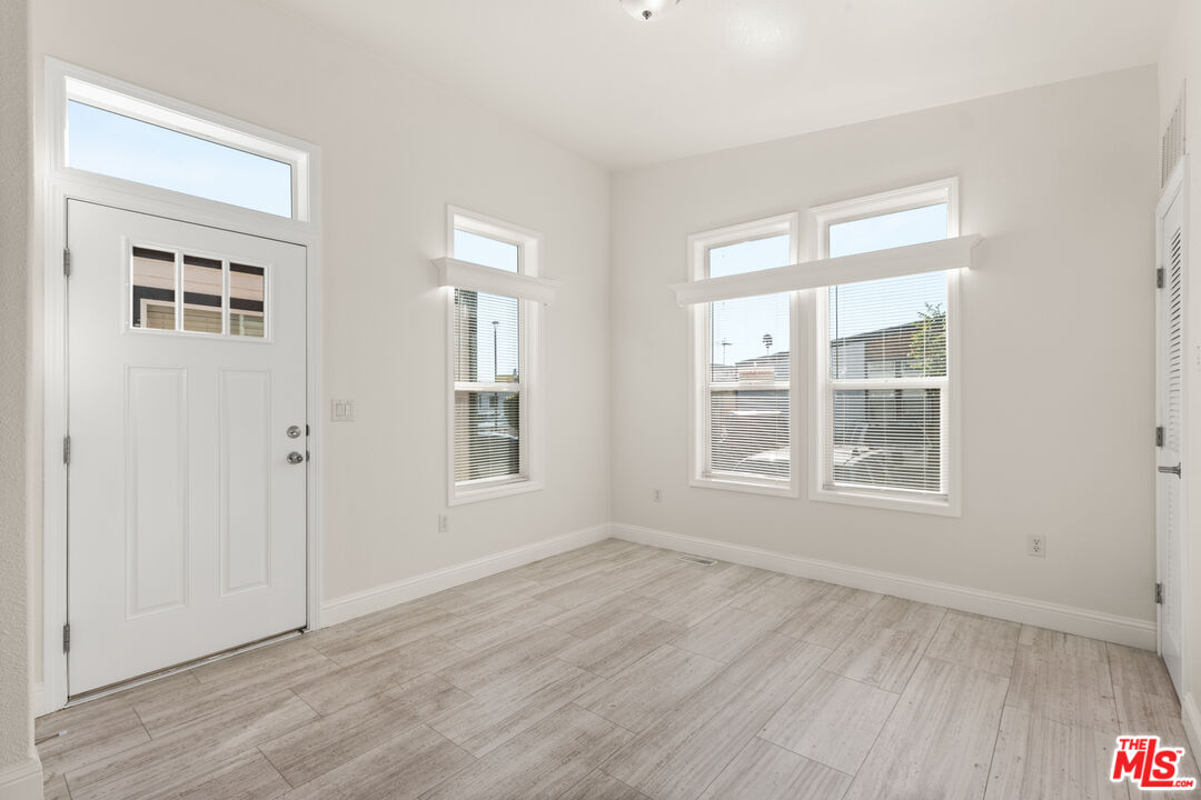 8250 Lankershim Blvd Unit: 185