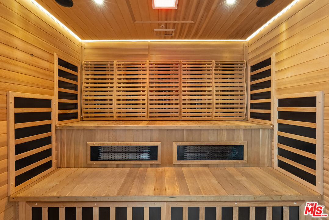 10520 Wilshire Blvd Unit: 407