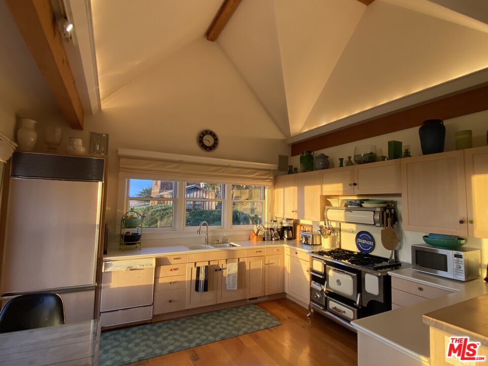 45340 Little Lake St