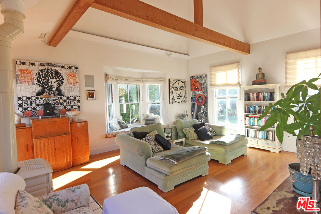 45340 Little Lake St