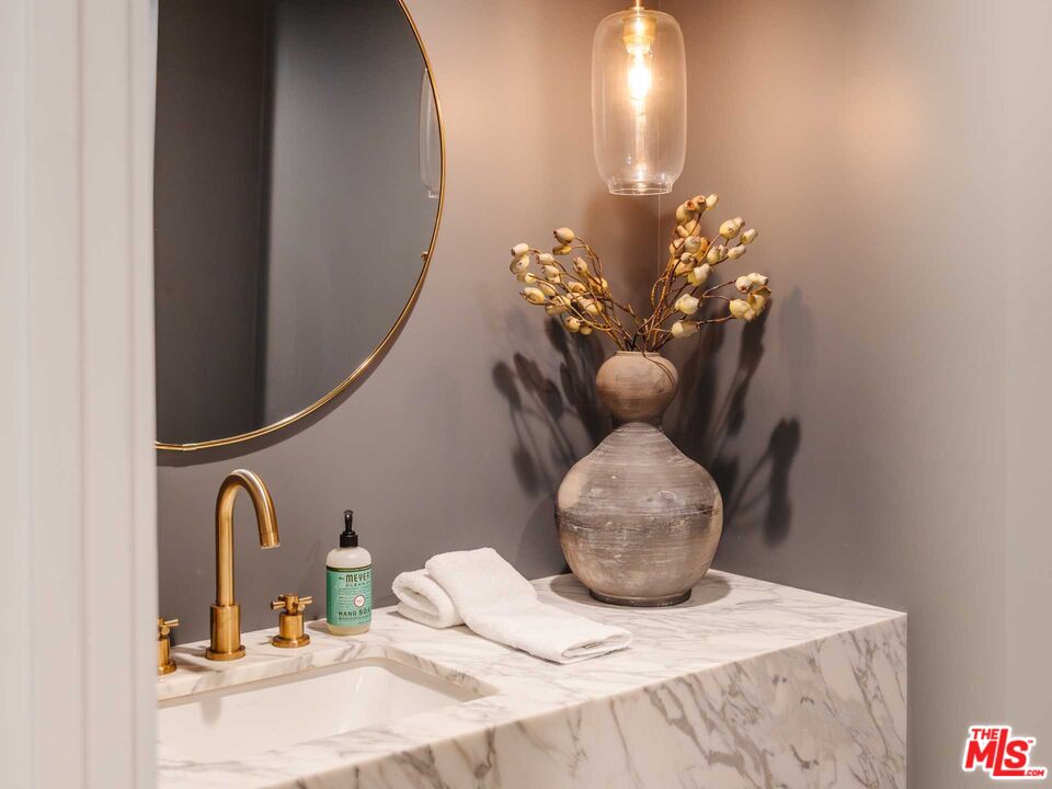 318 N Maple Dr Unit: 408