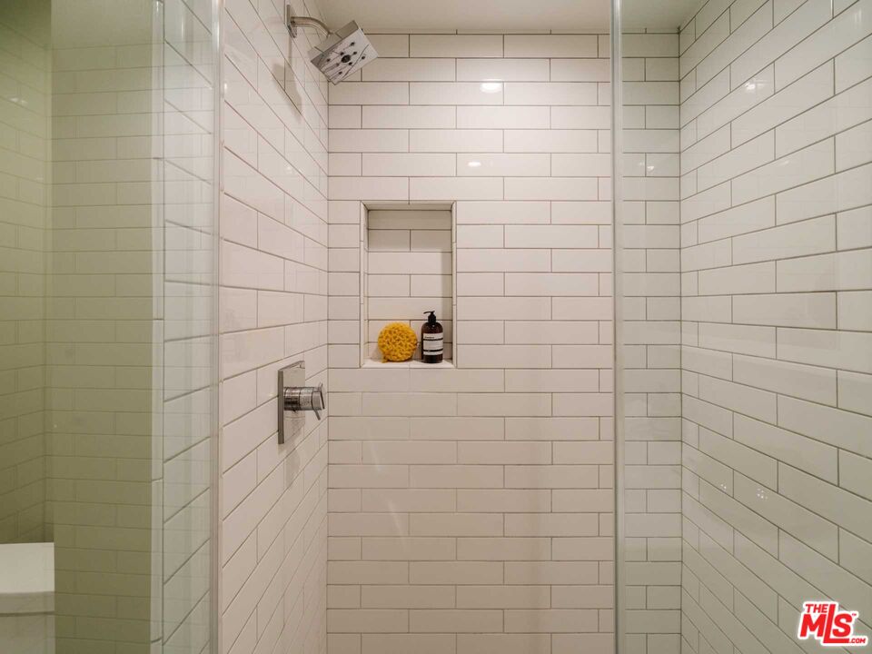 318 N Maple Dr Unit: 408