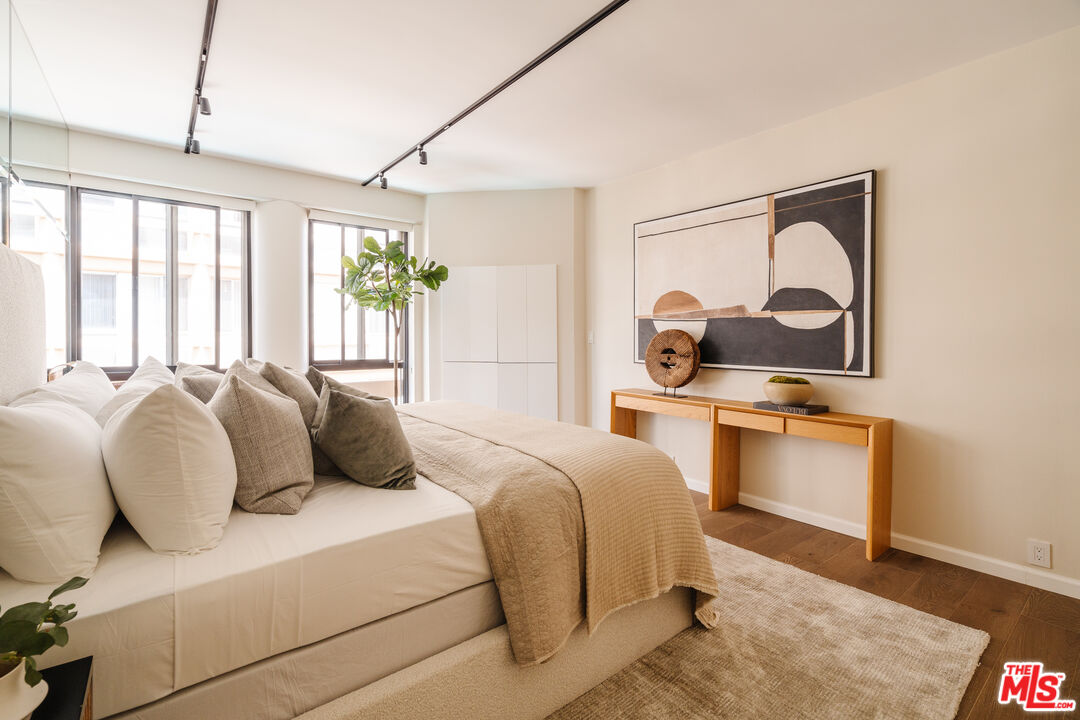 318 N Maple Dr Unit: 408