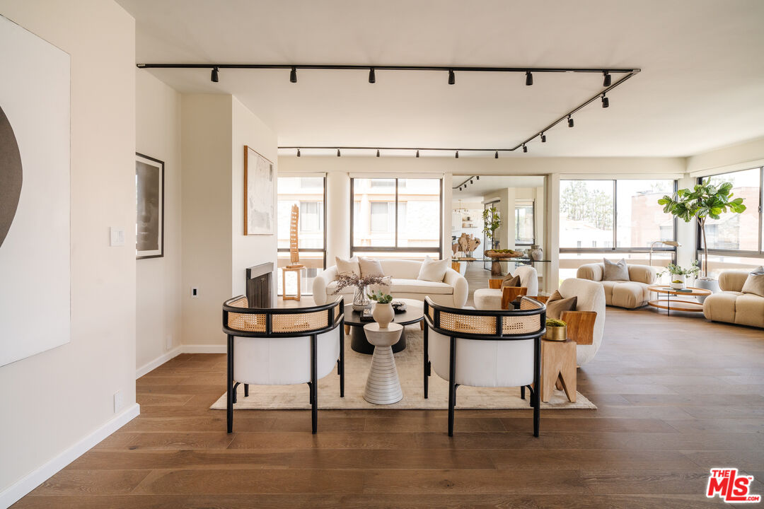 318 N Maple Dr Unit: 408