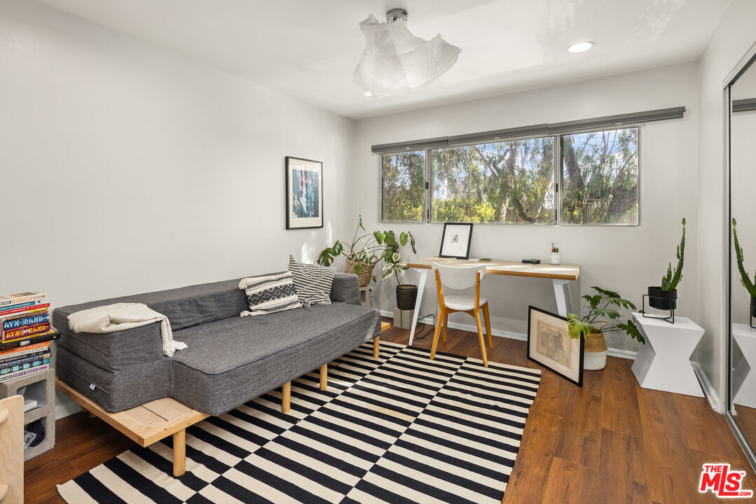 2500 Abbot Kinney Blvd Unit: 7