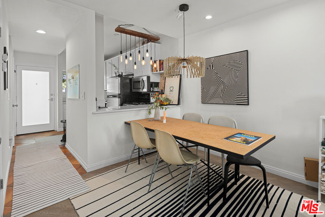 2500 Abbot Kinney Blvd Unit: 7