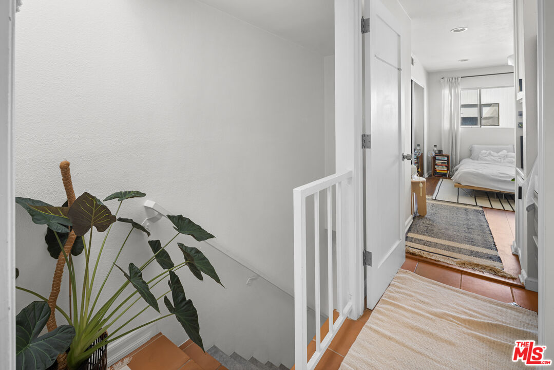 2500 Abbot Kinney Blvd Unit: 7