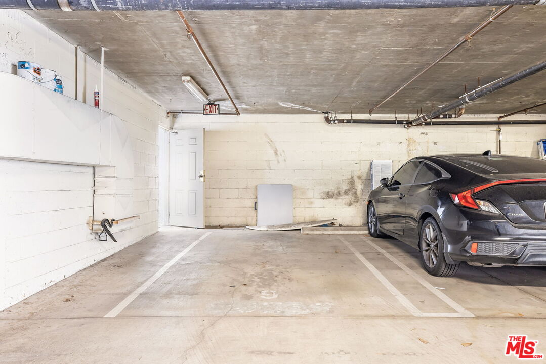 801 N Martel Ave Unit: 3