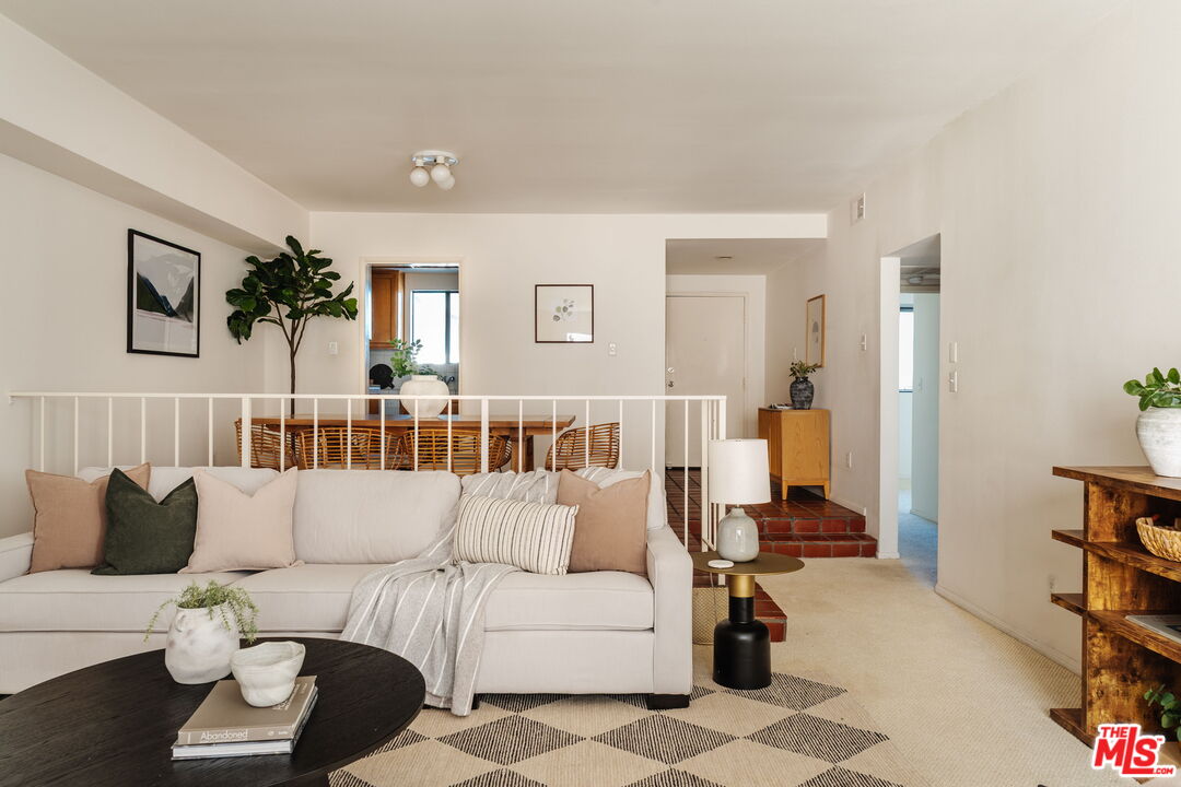 2219 S Bentley Ave Unit: 203