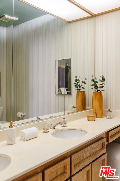 2219 S Bentley Ave Unit: 203