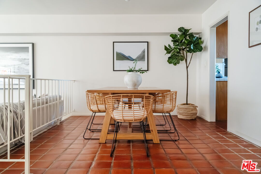 2219 S Bentley Ave Unit: 203