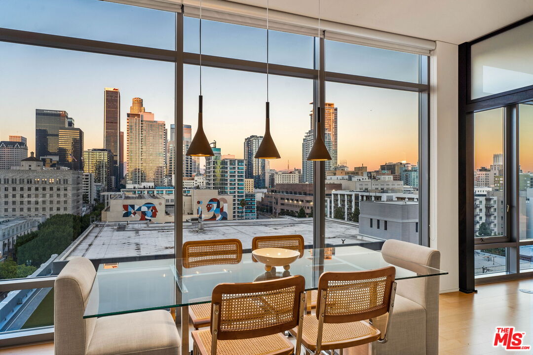 1100 S Hope St Unit: 1116