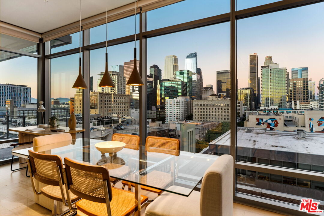 1100 S Hope St Unit: 1116