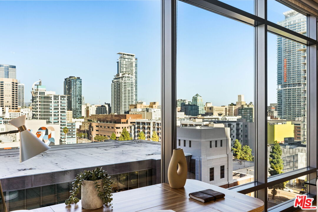 1100 S Hope St Unit: 1116