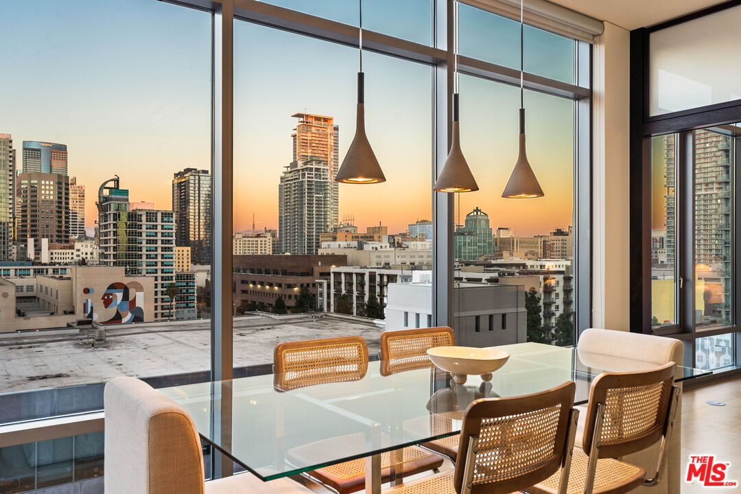 1100 S Hope St Unit: 1116