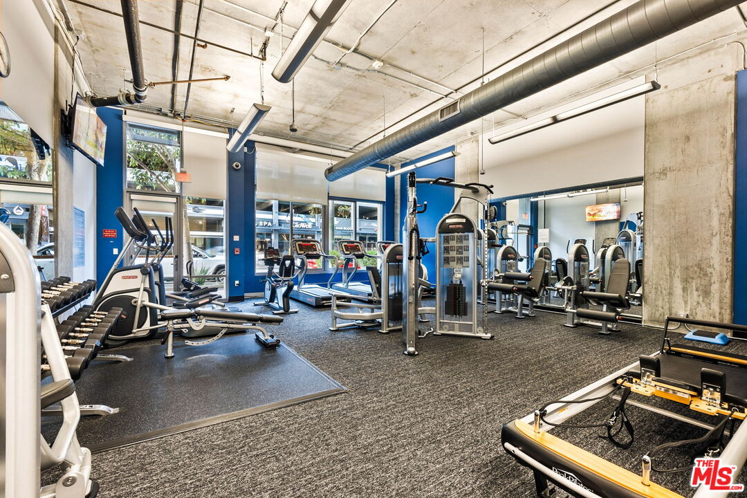 1100 S Hope St Unit: 1116