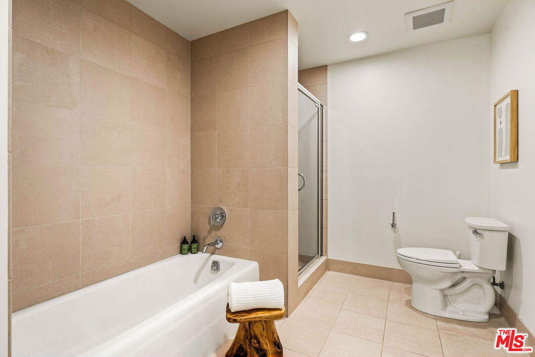 1100 S Hope St Unit: 1116