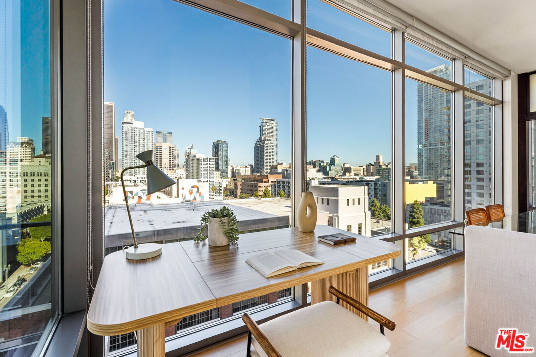 1100 S Hope St Unit: 1116