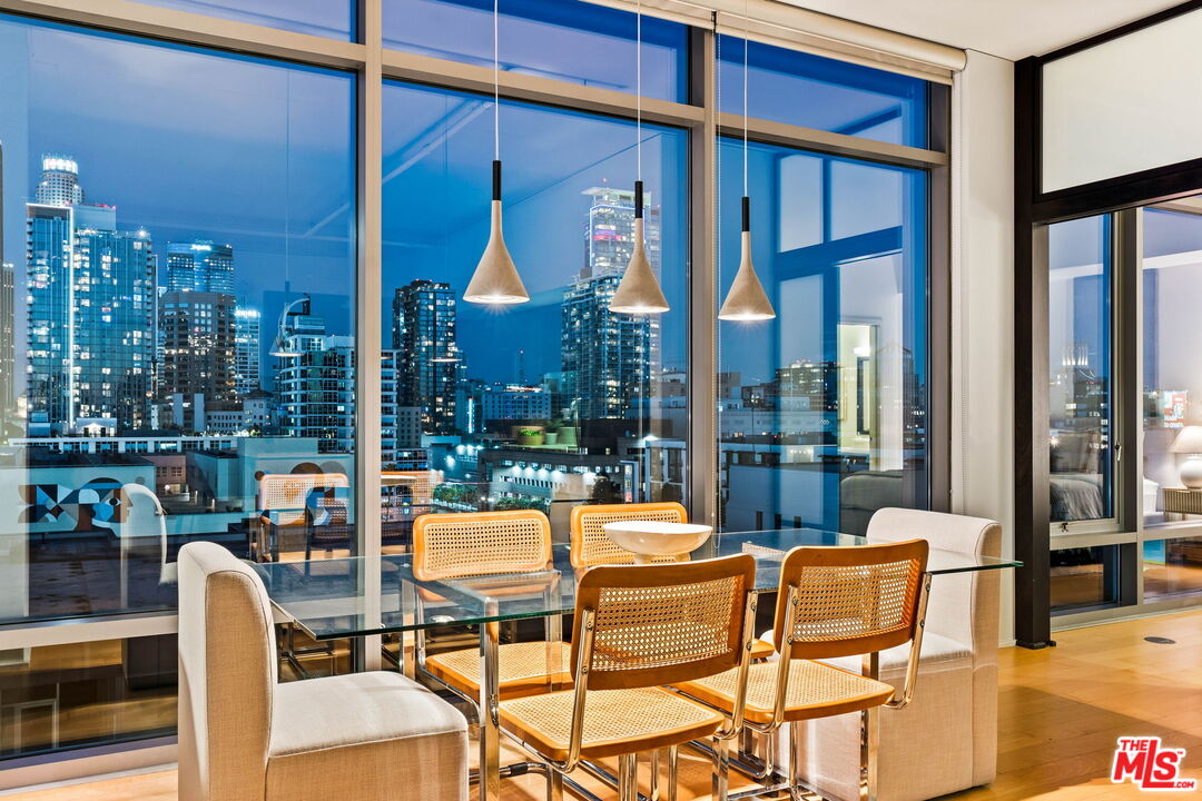 1100 S Hope St Unit: 1116