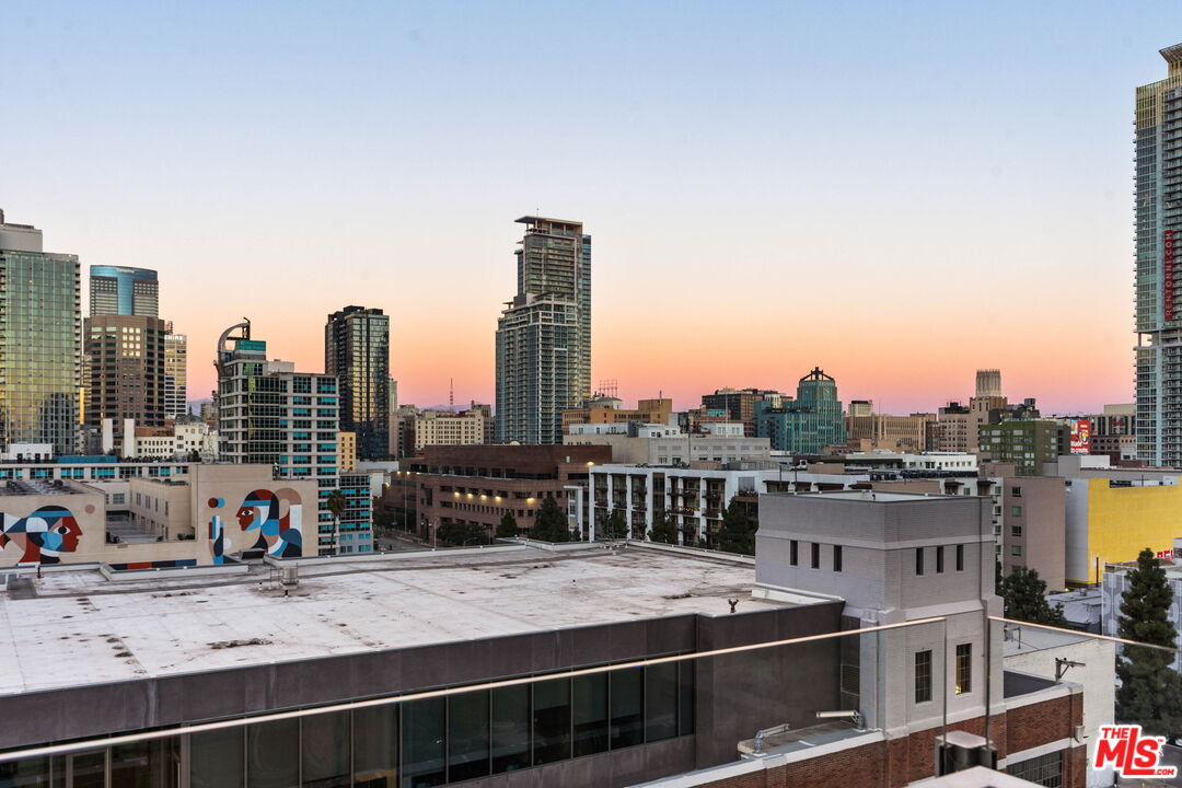 1100 S Hope St Unit: 1116