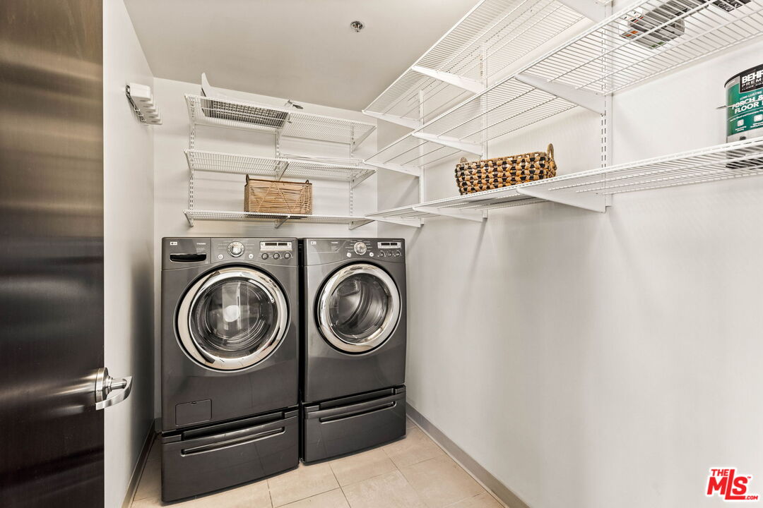 1100 S Hope St Unit: 1116