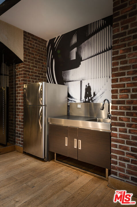 460 S Spring St Unit: 1015