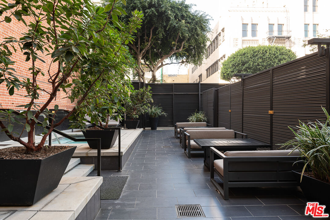 460 S Spring St Unit: 1015