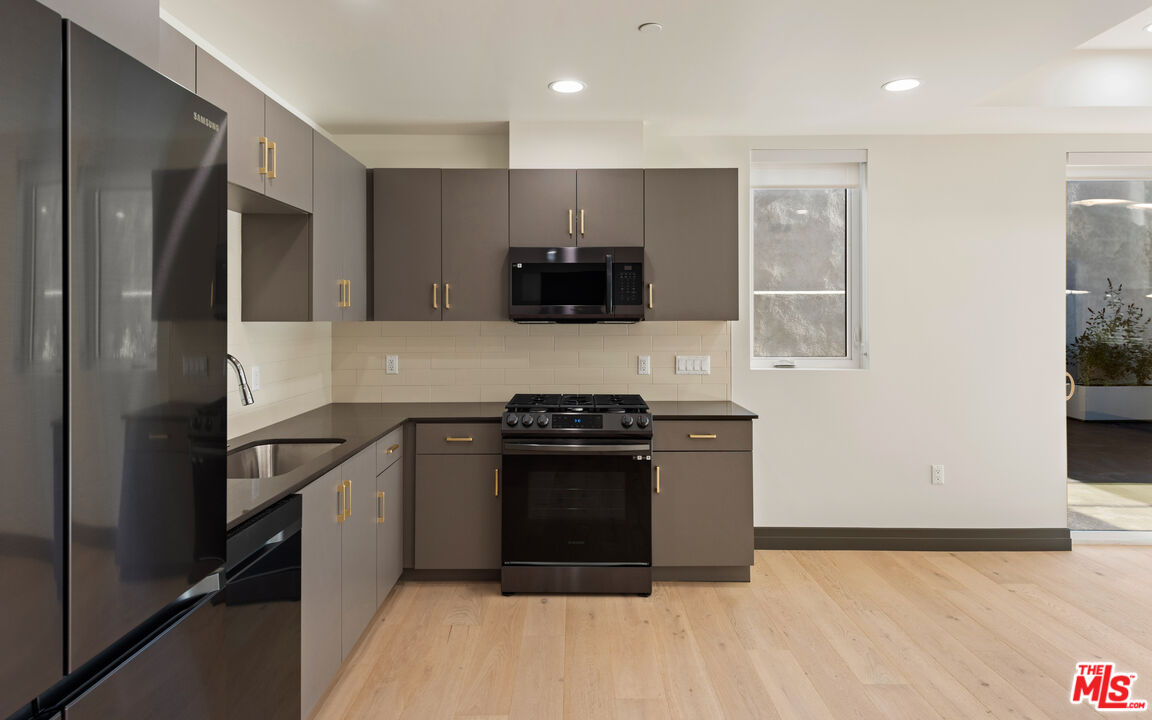 118 N Orlando Ave Unit: 101