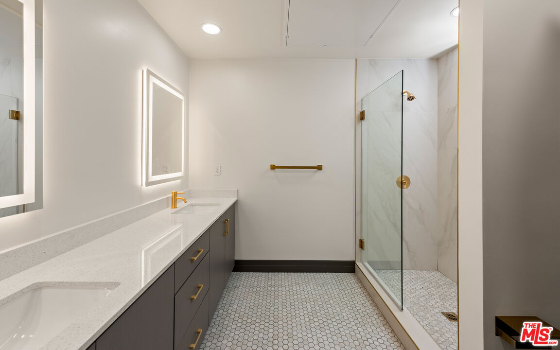 118 N Orlando Ave Unit: 101