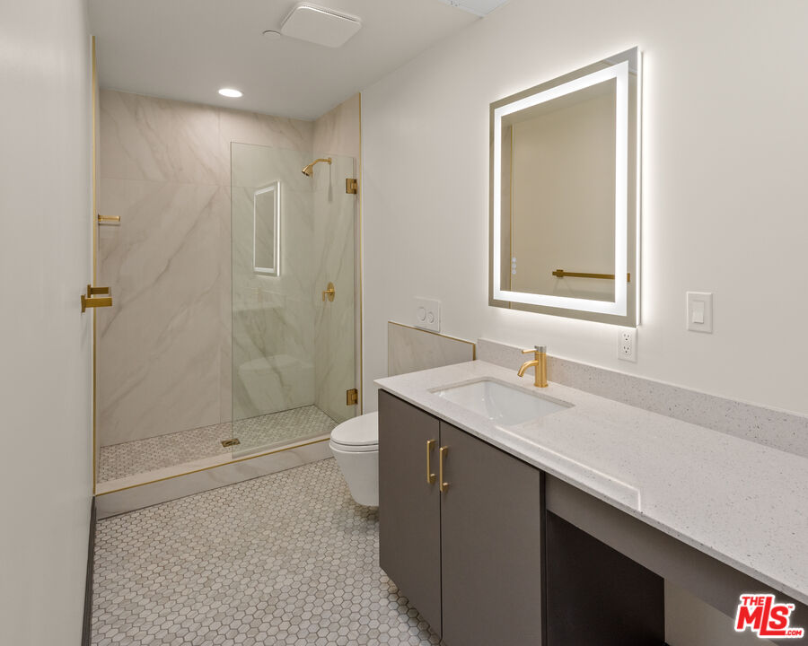 118 N Orlando Ave Unit: 101